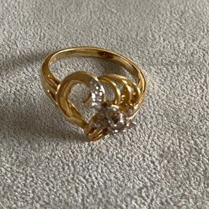 Vintage 14K Yellow Gold Ring with Diamonds